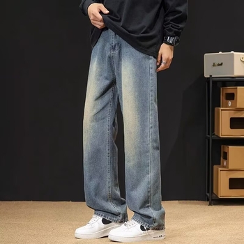 Férfi farmernadrág denim anyagból, 75% pamut, egyenes szabás, középmagas derék, mosott felülettel, mindennapi casual stílus, zsebdíszítéssel