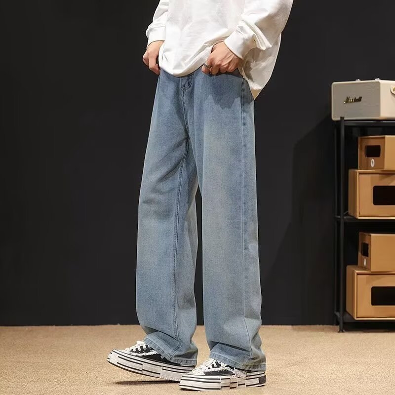 Férfi farmernadrág denim anyagból, 75% pamut, egyenes szabás, középmagas derék, mosott felülettel, mindennapi casual stílus, zsebdíszítéssel