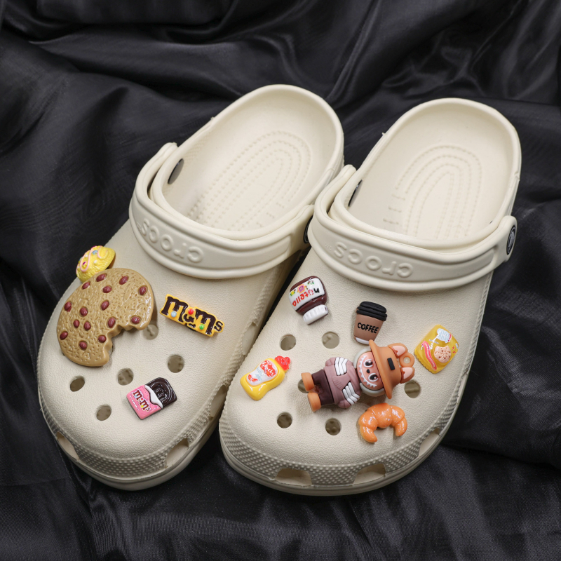 Crocs dodatak: Labubu velika pliš keksić lutka, kompatibilna s Crocs, crtani hrana igra, 3D cvijet za obuću, DIY dekoracija