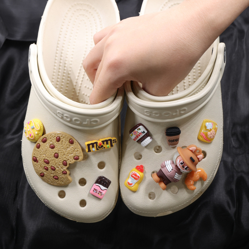 Crocs dodatak: Labubu velika pliš keksić lutka, kompatibilna s Crocs, crtani hrana igra, 3D cvijet za obuću, DIY dekoracija