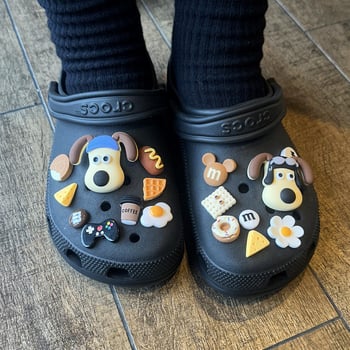 Dodatna oprema za Crocs papuče – DIY dekorativne kopče s motivom crtani letajući pas