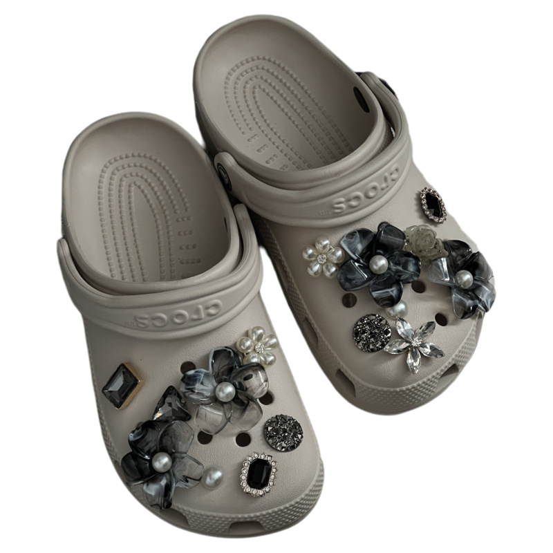 Ukras za Crocs-stil sandale: cvijet s perlama i kristalima, ukrasna kopča na gornjem dijelu za žene
