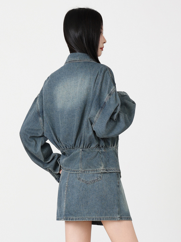 Derékon szűkítő fazonú hosszú ujjú farmer felső és denim szoknya szett