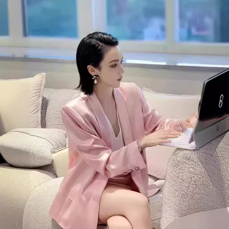 Ružičasti ženski sako u korejskom stilu, ležeran kroj, elegantan dojam