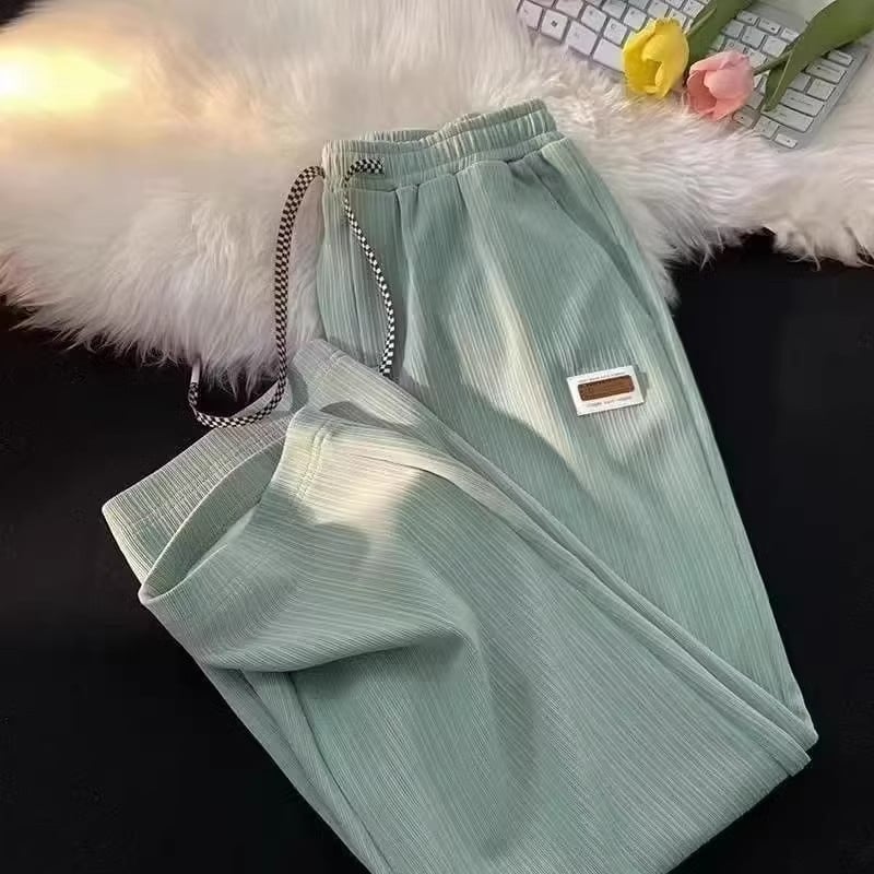 Muške sportske hlače s waflovim uzorkom, slobodnog kroja, ravne, visokog struka, široke nogavice, s etiketom, casual stil.