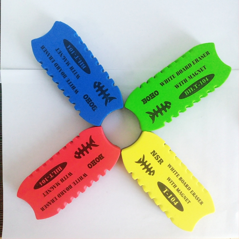 Rybinová EVA magnetická guma na bielu tabuľu s vstavaným magnetom a EVA filcom, rozmery 12,5 × 5,5 × 2 cm