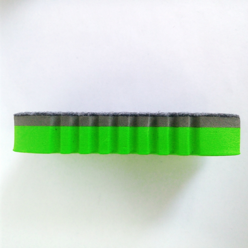 Rybinová EVA magnetická guma na bielu tabuľu s vstavaným magnetom a EVA filcom, rozmery 12,5 × 5,5 × 2 cm