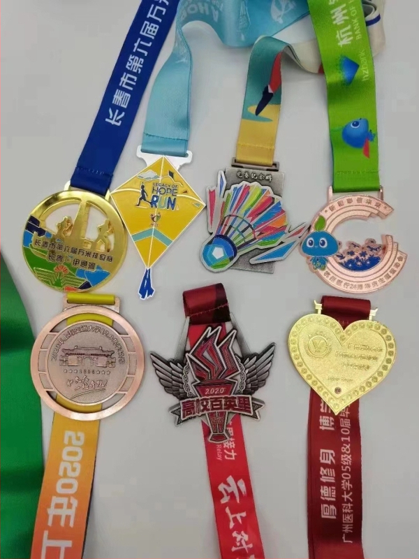 Prilagođena metalna medalja za maratonsko natjecanje – svečana zlatna medalja