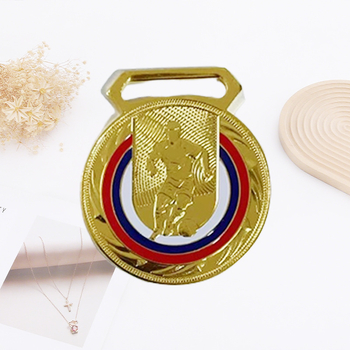 Pozlaćena petokraka memorijalna značka za maraton, školski atletiku, nogomet i košarku
