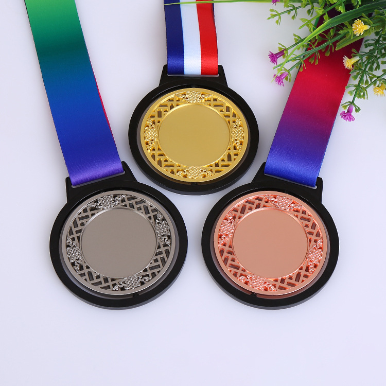 Lijevane maratonske medalje – zlatne, srebrne i brončane – šuplje prazne medalje, prilagodljive