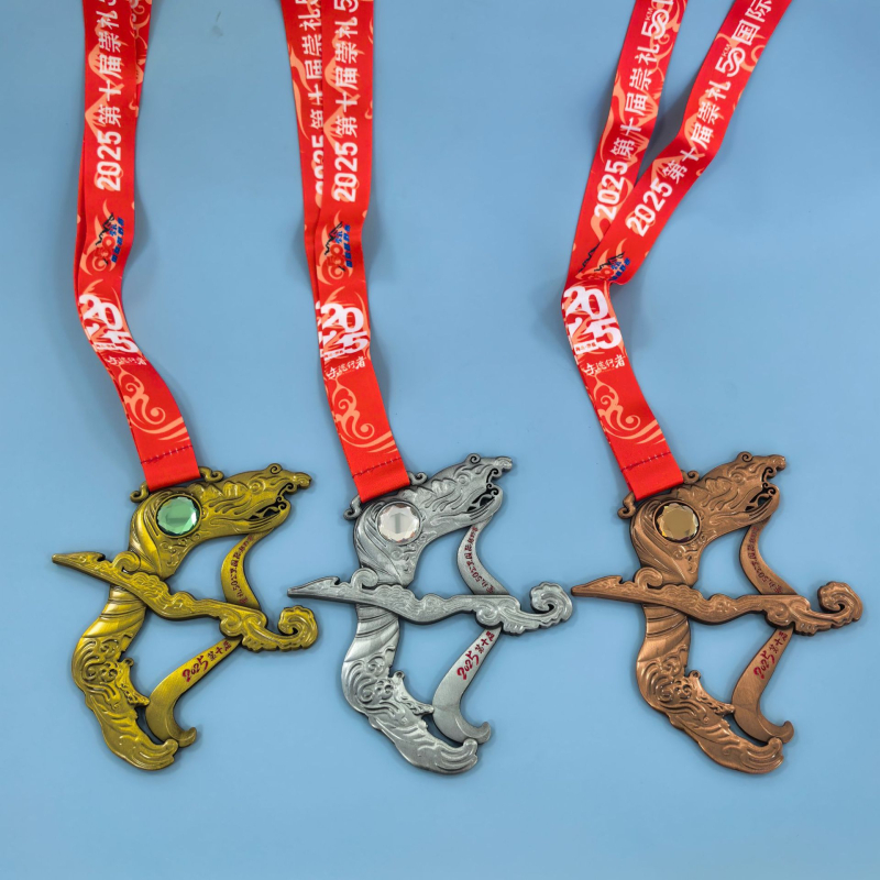 Prilagođena medalja za maraton s motivom luka i draka, metalna traka, legura cinkova, pozlaćena medalja