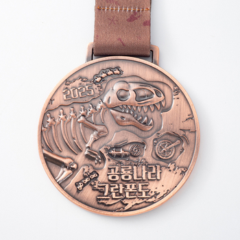 Retro dinosaurska metalna medalja po mjeri – za maraton, školske sportske događaje, međunarodna natjecanja u trčanju i biciklizmu