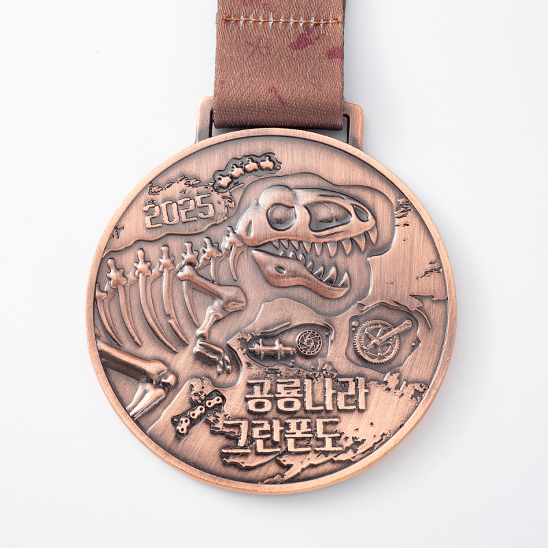 Retro dinosaurska metalna medalja po mjeri – za maraton, školske sportske događaje, međunarodna natjecanja u trčanju i biciklizmu