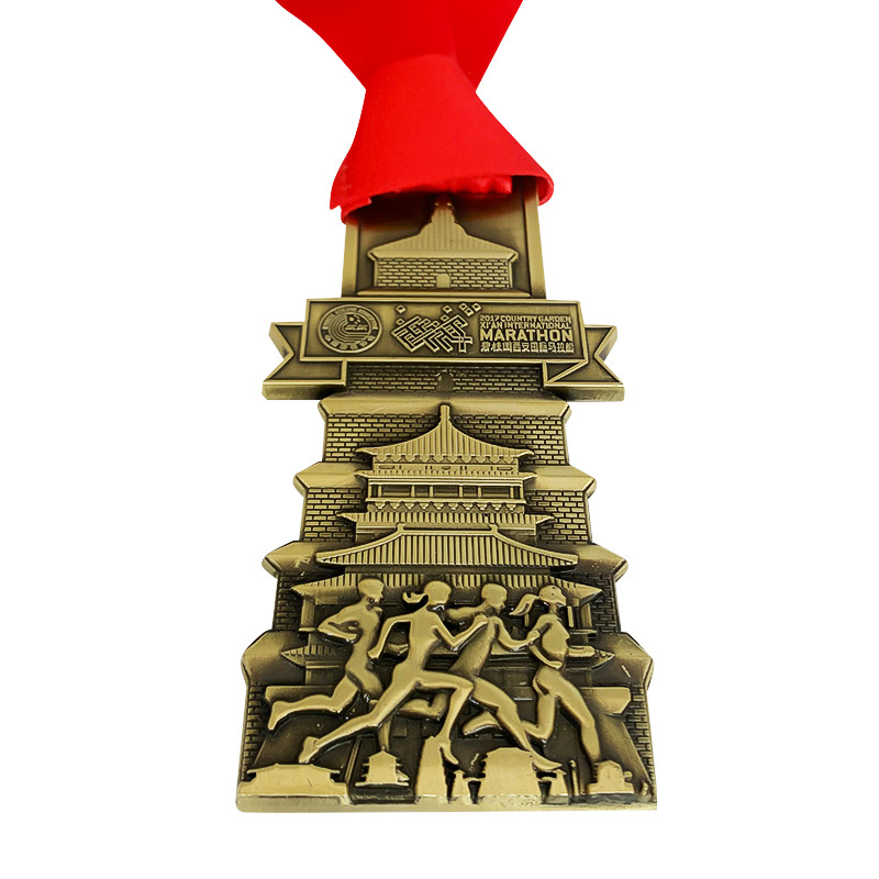Metalna medalja s izrezanim dizajnom i emajlom, lijevana pločica, nagrada za atletske/maratonske događaje, prigodna memorijalna medalja za vrtić, pozlaćena