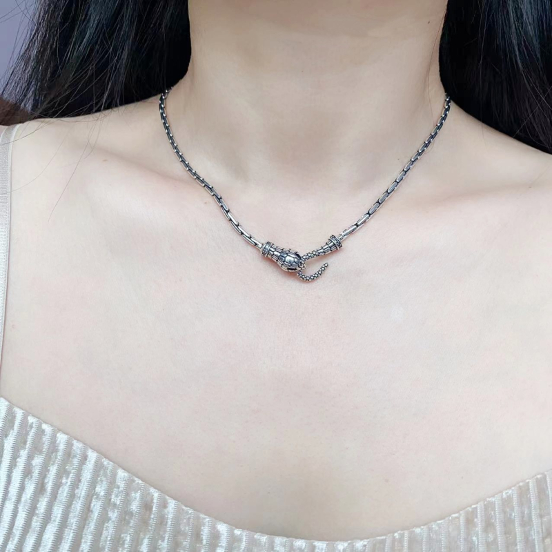 Unisex bakrena ogrlica s lancem zmije, nišni dizajn, geometrijski privjesak inspiriran zodijakom