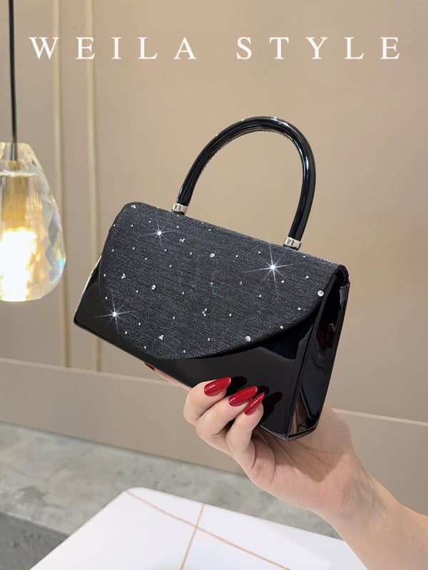 Crna sjajna večernja torbica s kaišem za rame i crossbody, ukrašena kristalima