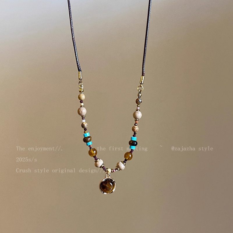 Ogrlica za žene s Tiger Eye perlama, bakrena kožna užad, privjesak od smole, Maillard stil, duljina 41–50 cm