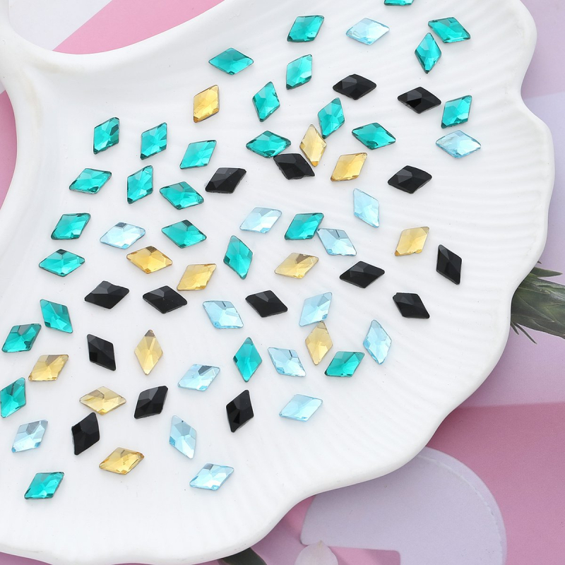 Kristali od stakla u obliku romba s oštrim facetama i ravnim stražnjim dijelom, hotfix rhinestones, DIY dodaci za nokte