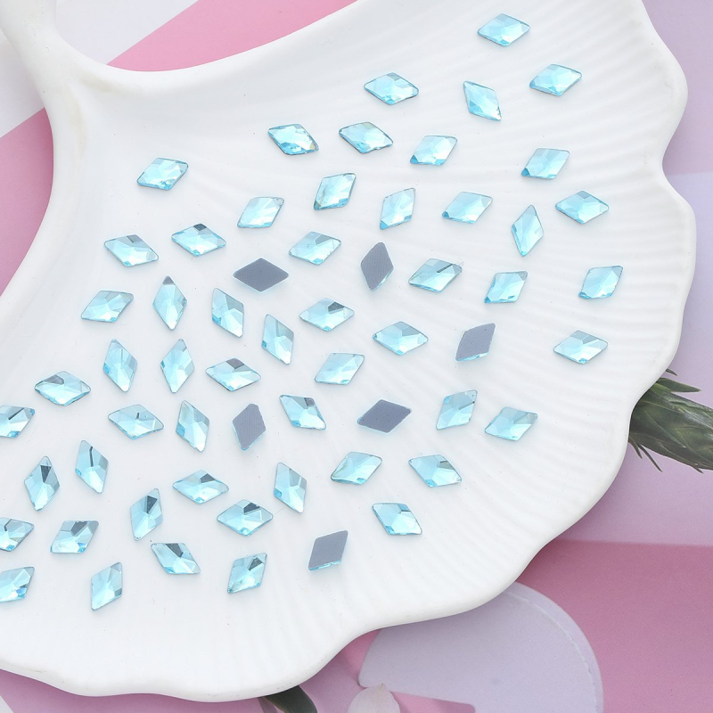 Kristali od stakla u obliku romba s oštrim facetama i ravnim stražnjim dijelom, hotfix rhinestones, DIY dodaci za nokte