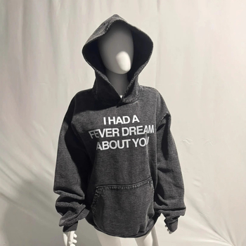 Férfi fekete kopott hatású pulóver kapucnival, lazán szabott streetwear, japán retro stílus
