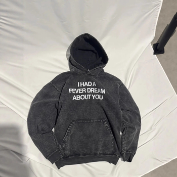 Férfi fekete kopott hatású pulóver kapucnival, lazán szabott streetwear, japán retro stílus