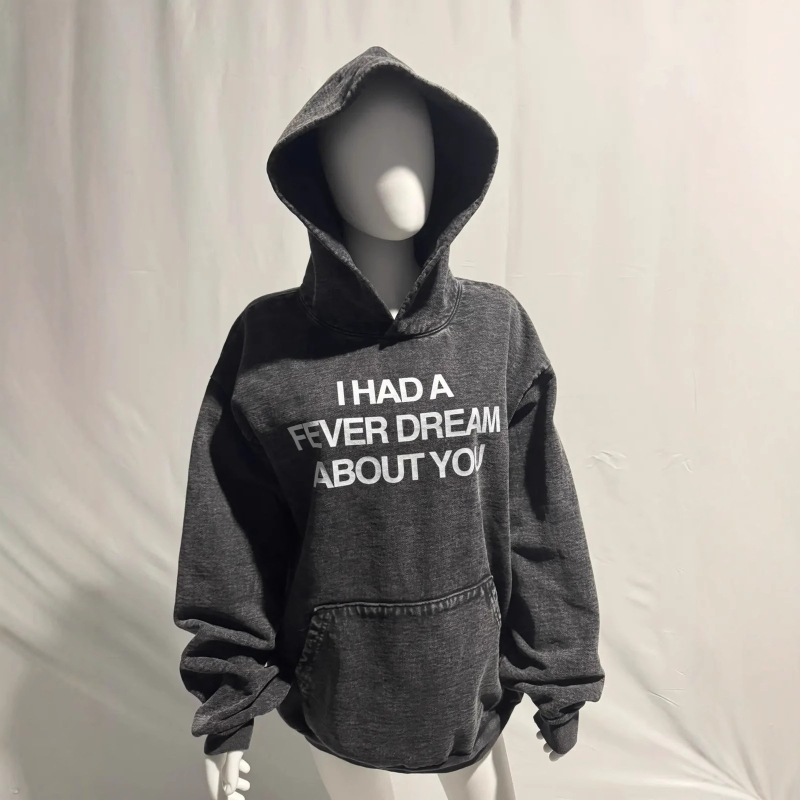 Férfi fekete kopott hatású pulóver kapucnival, lazán szabott streetwear, japán retro stílus