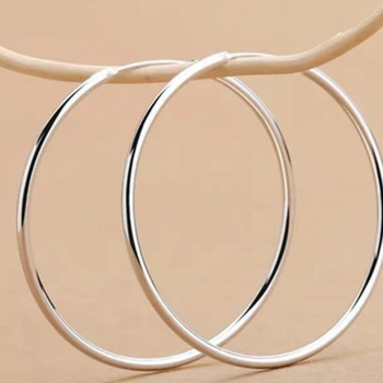 S999 srebrne naušnice – velike kružne, minimalističke i elegantne