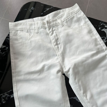 Férfi denim farmer nadrág betűhímzéssel, egyenes szabás, karcsú fazon, mindennapi viselet