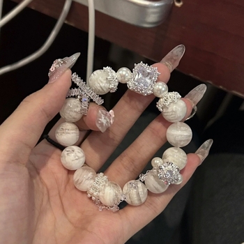 Snowflake Ghost bijela kristalna narukvica za žene — elegantna, izvanredna, moderna, naglašava sjaj i vitku siluetu, nišni dizajn