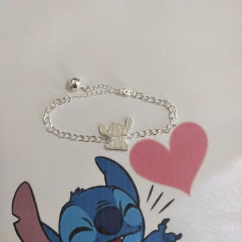 Stitch narukvica s crtanim motivom u laganom luksuznom stilu, slatka i moderna — poklon za djevojku ili najbolju prijateljicu