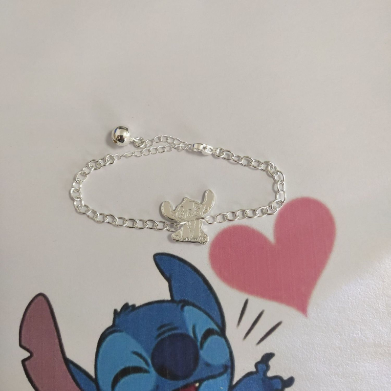 Stitch narukvica s crtanim motivom u laganom luksuznom stilu, slatka i moderna — poklon za djevojku ili najbolju prijateljicu