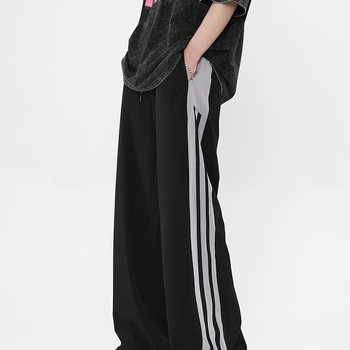 Muške sportske hlače s prugama, ravni kroj, srednji porub, vezica na vezivanje, Milk Silk materijal, jesen, casual sportske hlače