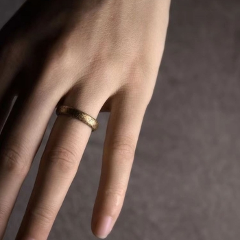Bakreni prsten s teksturiranim retro dizajnom, geometrijski oblik, istrošen završetak, unisex