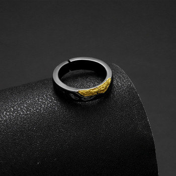 Prsten s originalnim dizajnom - Skriveno zlato, vintage minimalistički stil, unisex