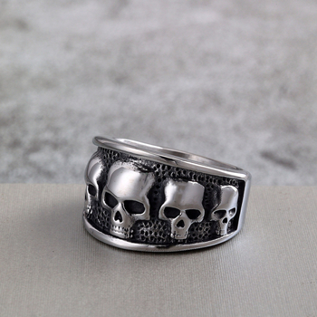 Muški prsten od nehrđajućeg čelika u retro gotičkom stilu – lubanja