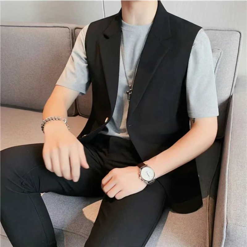 Γιλέκο με κοντά μανίκια σε εφαρμογή Slim-Fit για επιχειρηματικό ντύσιμο, καλοκαίρι 2026, μονόχρωμο υψηλής ποιότητας με πολλαπλές τσέπες