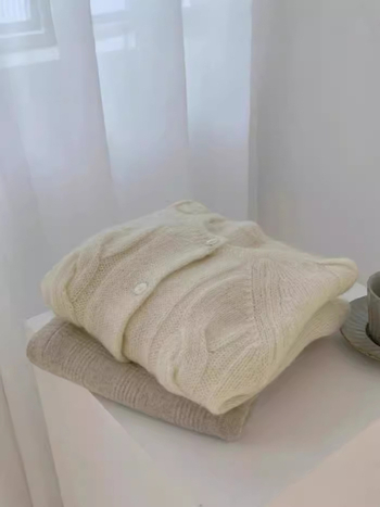Női mohair kardigán kerek nyakú, vékony, laza szabású, őszi-téli
