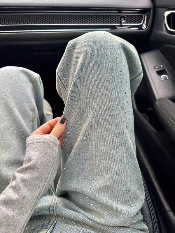 Ženske džinse s širokim nogama, svijetle boje s dizajnom od rhinestones, fleece podstava za zimu, visokim strukom, ležernim krojem, vizualno vitkiji efekt, uzorak zvijezda, ravne nogavice