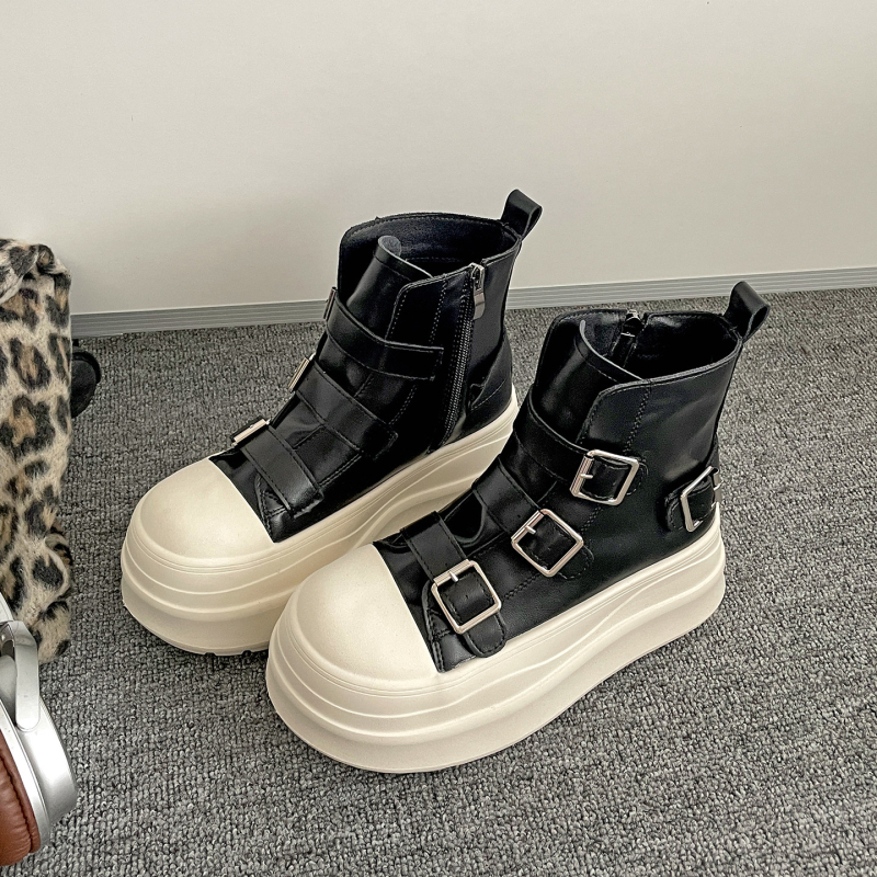 Μαύρα γυναικεία καμβά sneakers με χοντρή σόλα που δίνει ύψος, ρετρό στυλ, φθινοπωρινή 2025, casual παπούτσια που ταιριάζουν με φούστες