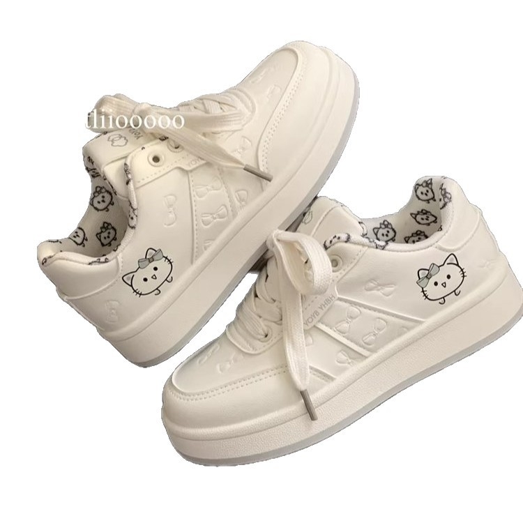 2026 tavaszi női fehér sneaker aranyos mintával, fűzős, lapos talpú, középmagas fazon, vastag talppal