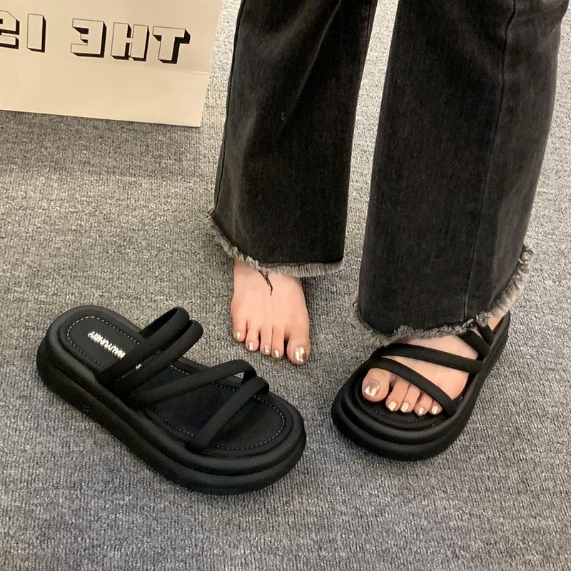 Ženske platform sandale za plažu s udobnim dojmom na stopalu, PVC gornji dio, gumasta pot, minimalistički stil, jednobojne, ljeto 2025