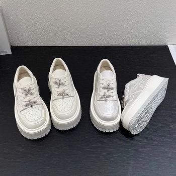Ženske tenisice na platformi od mekane kože, 6 cm povećanje visine, rhinestones, perl bijela, svakodnevne tenisice