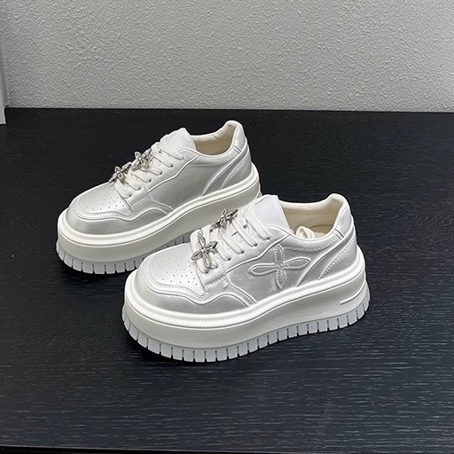 Ženske tenisice na platformi od mekane kože, 6 cm povećanje visine, rhinestones, perl bijela, svakodnevne tenisice