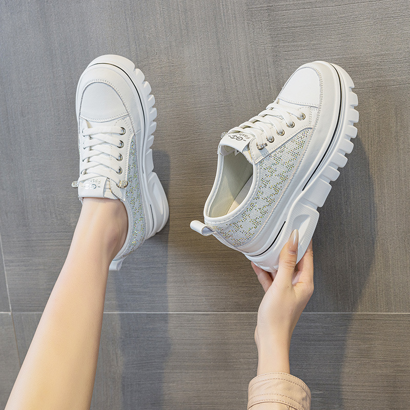 825-235 Női fehér bőrsneaker 7 cm-es magasság-emeléssel, fűzős, mindennapi platform cipő PU talppal