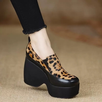 Ručni rad ženskih cipela s leopard uzorkom, 10 cm povećanje visine, ljeto 2026, udobne platforme