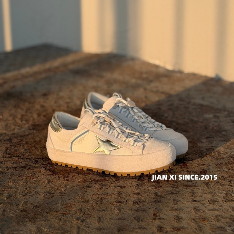 2026 proljeće casual platform tenisice za žene, vezanje, okrugli vrh, prirodna koža, 3-5 cm skriveni potplat, sportsko retro stil