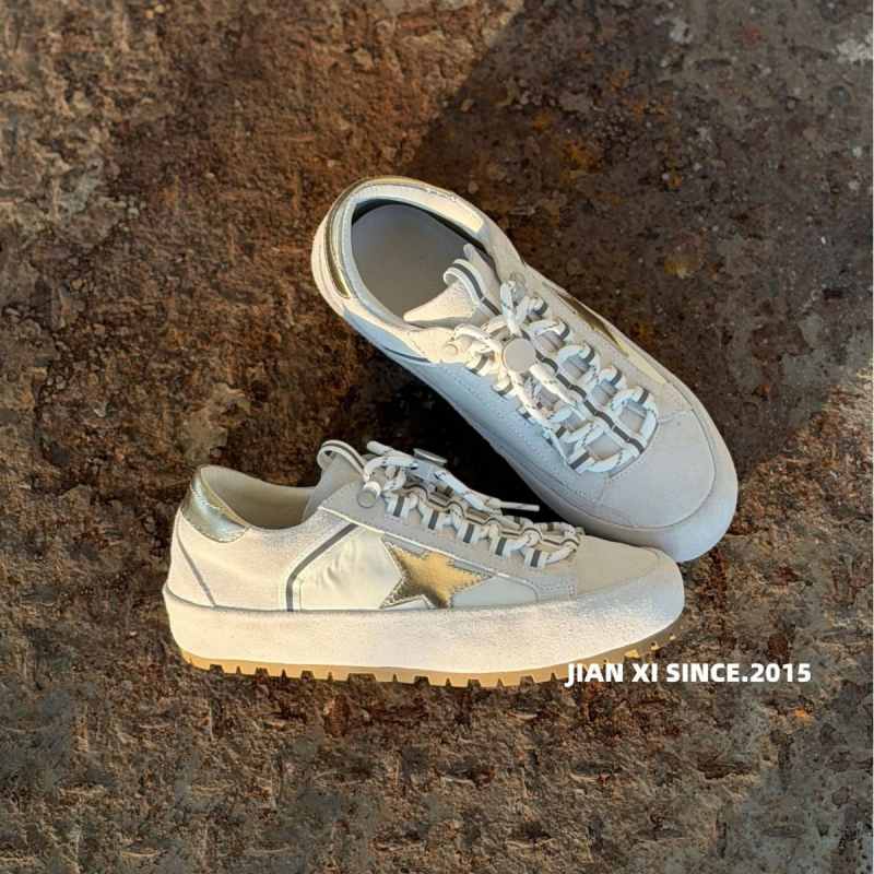 2026 proljeće casual platform tenisice za žene, vezanje, okrugli vrh, prirodna koža, 3-5 cm skriveni potplat, sportsko retro stil