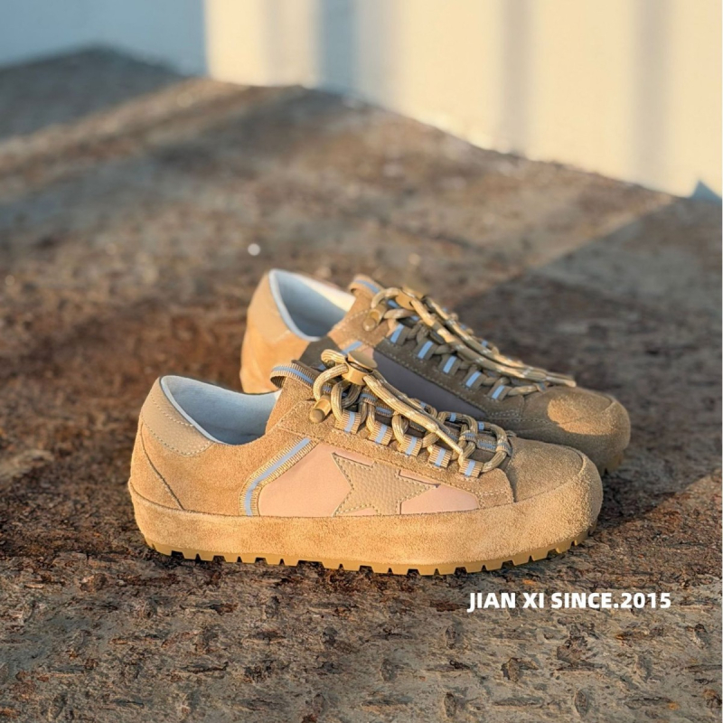 2026 proljeće casual platform tenisice za žene, vezanje, okrugli vrh, prirodna koža, 3-5 cm skriveni potplat, sportsko retro stil