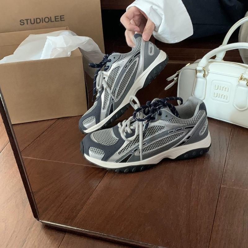 Ženske tenisice s bijelom mrežom gornjim dijelom i unutarnjim povećanjem visine od 4 cm, debelim potplatom, dizajn u boji blokova, casual sportski stil