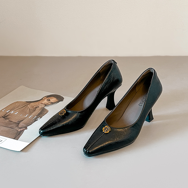 Camellia puha bőr slip-on női cipő, magas sarkú, hegyes orral, 2026 új modell